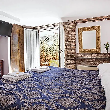 Bed & Breakfast Pantheonview - Luxury 2*