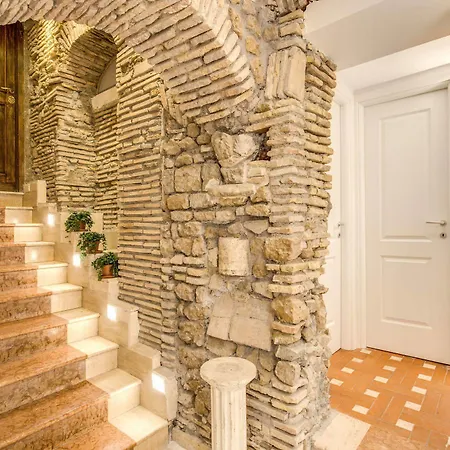 Pantheonview - Luxury Bed & Breakfast 2*