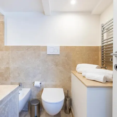 Bed & Breakfast Pantheonview - Luxury 2*